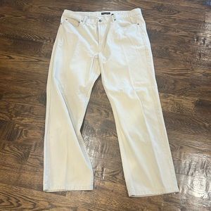 Joseph Abboud men’s tan pants. Size 38 with a 32 inseam.